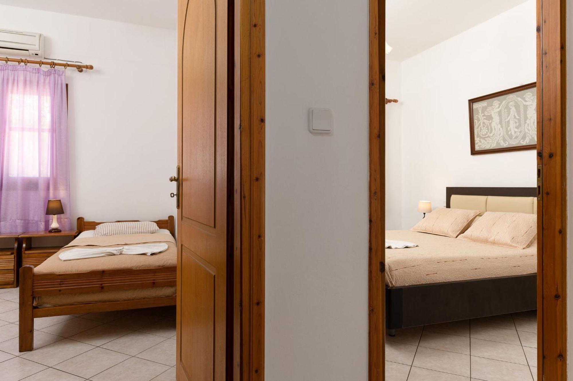 Villas Alexandros Kalamaki  Pokoj fotografie